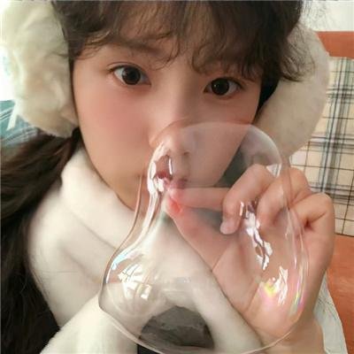 只在那里发光